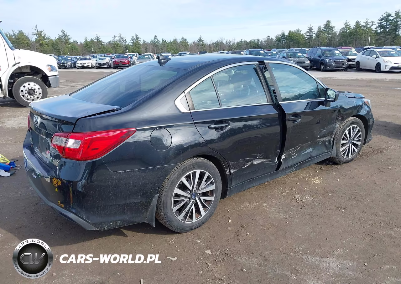 2018 Subaru Legacy 2.5I Premium VIN:4S3BNAC61J3021830 - 4