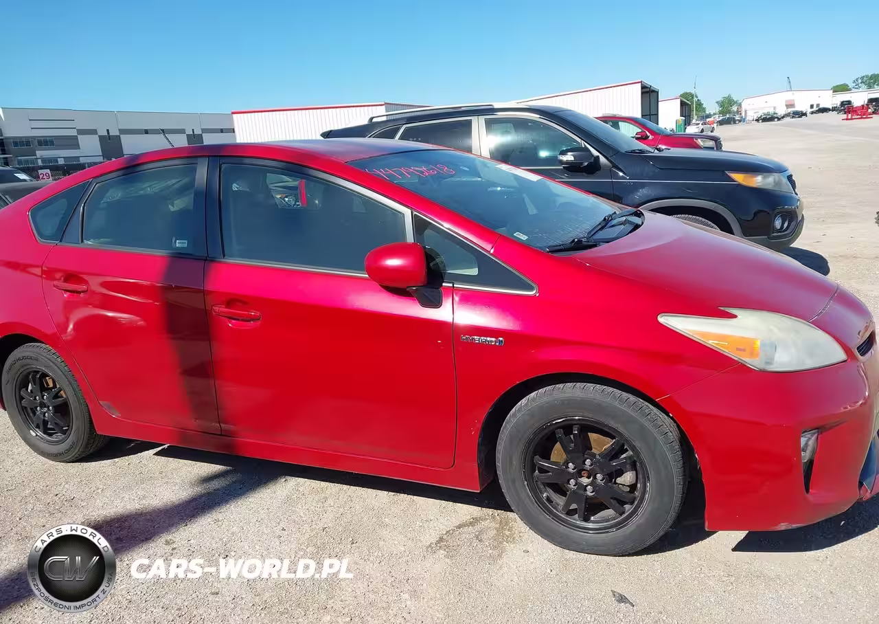 2013 Toyota Prius Two VIN:JTDKN3DU8D1681890 - 13