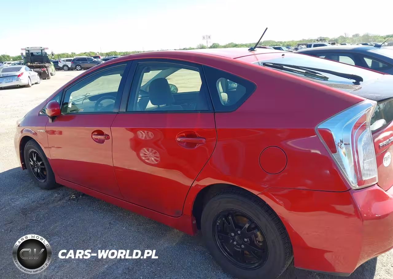 2013 Toyota Prius Two VIN:JTDKN3DU8D1681890 - 14