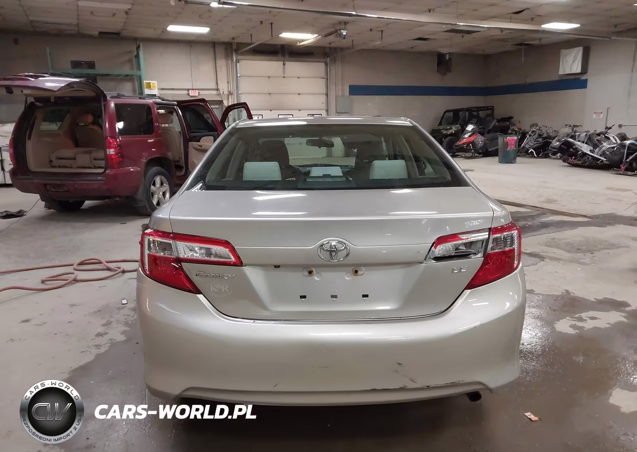 2014 Toyota Camry Le VIN:4T4BF1FK1ER379887 - 15