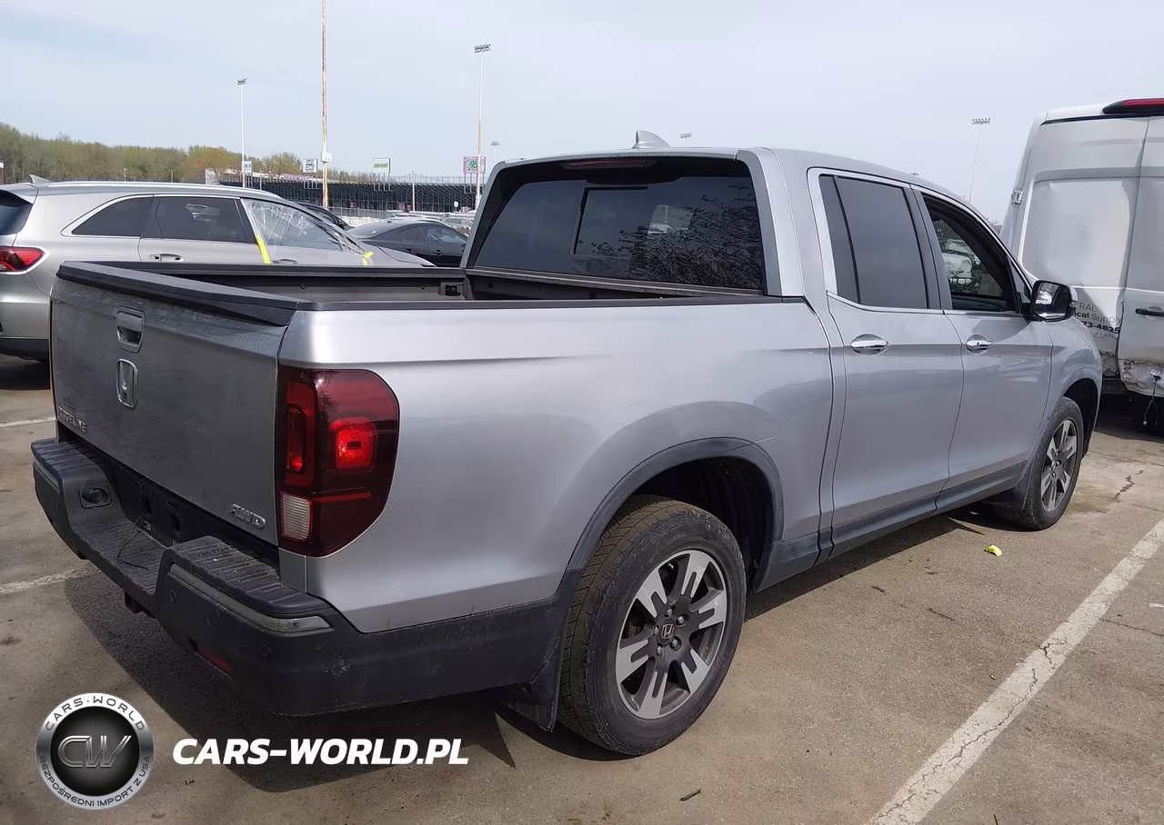 2018 Honda Ridgeline Rtl-E VIN:5FPYK3F76JB007709 - 4