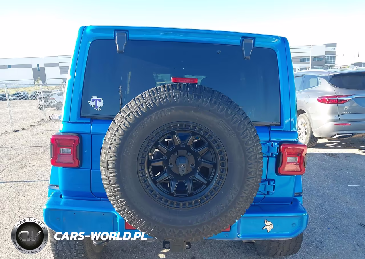 2022 Jeep Wrangler Unlimited High Altitude 4X4 VIN:1C4HJXEG7NW243887 - 16