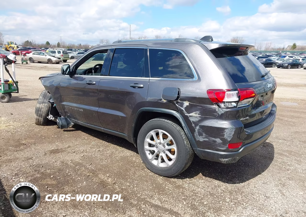 2021 Jeep Grand Cherokee Laredo E 4X4 VIN:1C4RJFAG7MC866575 - 3