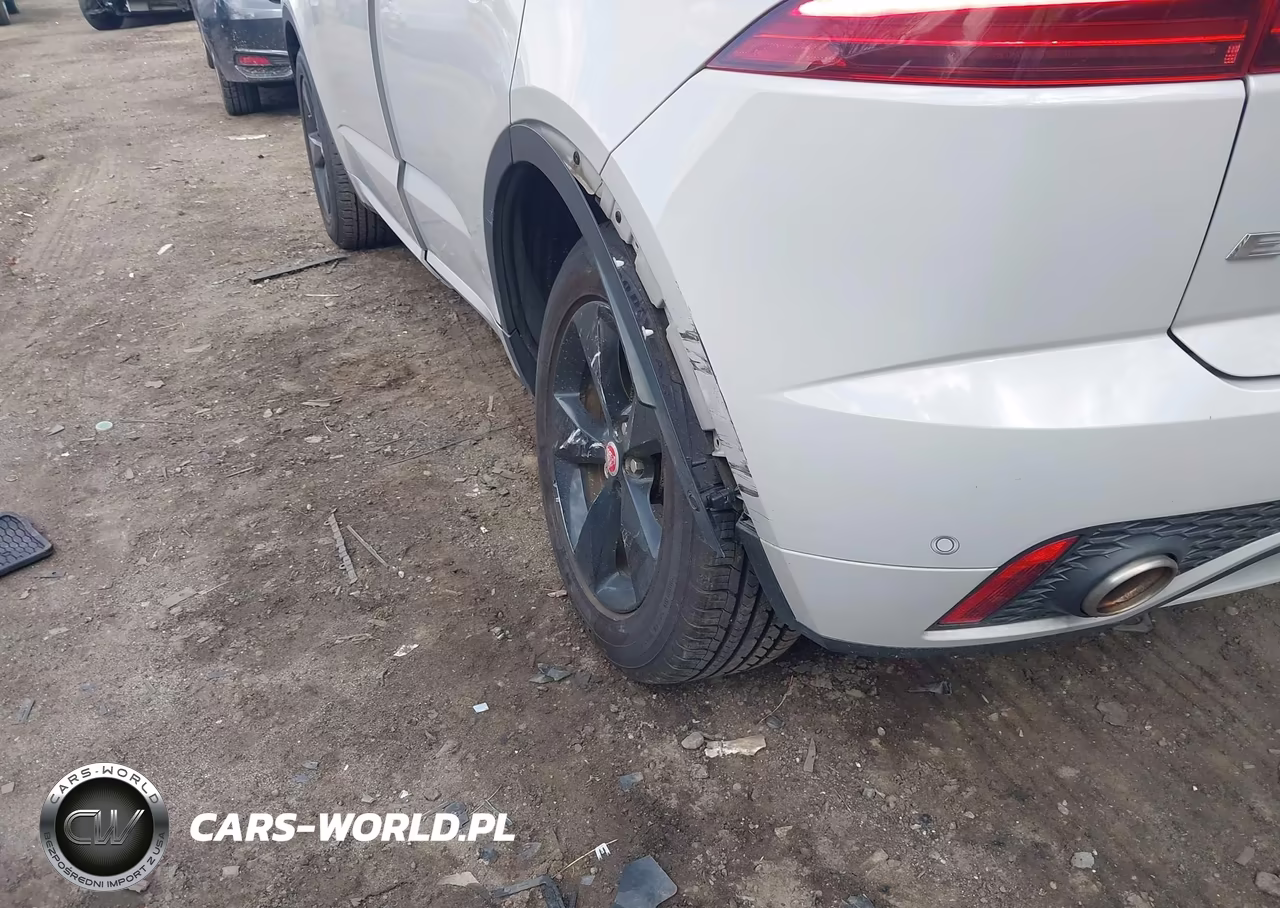 2018 Jaguar E-Pace R-Dynamic S VIN:SADFT2GX8J1Z12794 - 17