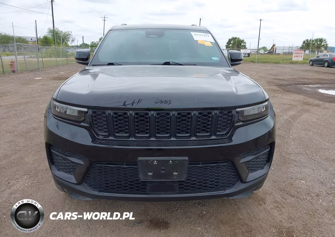 2023 Jeep Grand Cherokee Altitude 4X4 VIN:1C4RJHAG7PC515763 - 12
