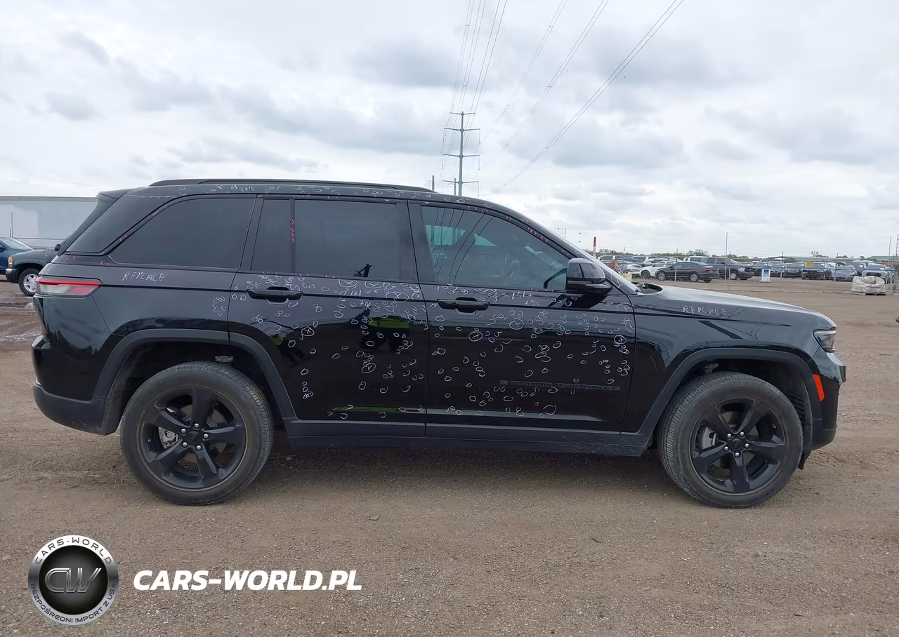 2023 Jeep Grand Cherokee Altitude 4X4 VIN:1C4RJHAG7PC515763 - 13