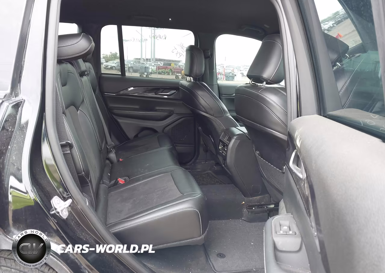 2023 Jeep Grand Cherokee Altitude 4X4 VIN:1C4RJHAG7PC515763 - 8