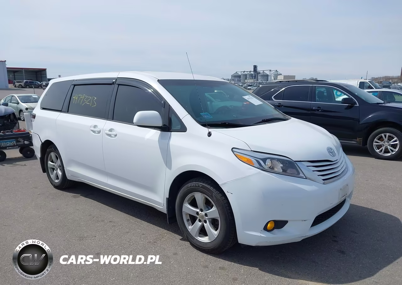 2012 Toyota Sienna Le 8 Passenger