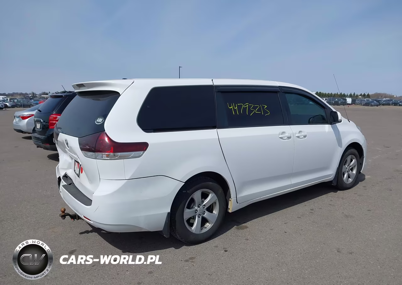 2012 Toyota Sienna Le 8 Passenger VIN:5TDKA3DC1CS014535 - 4