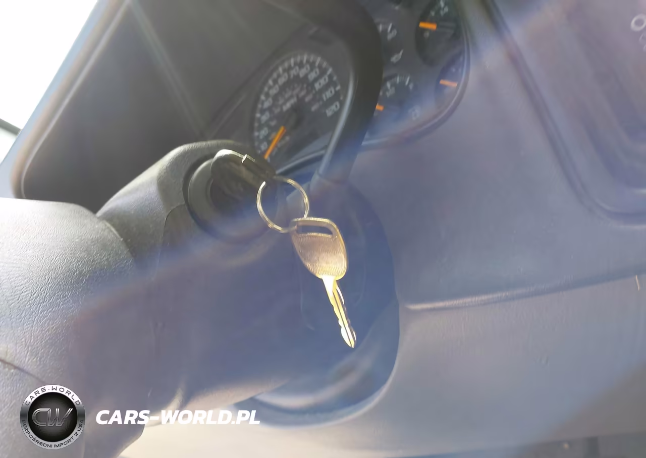 2004 Chevrolet Tahoe Ls VIN:1GNEK13V14J306239 - 11