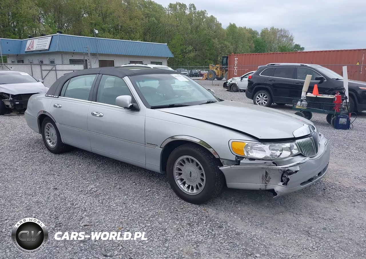 2001 Lincoln Town Car Cartier