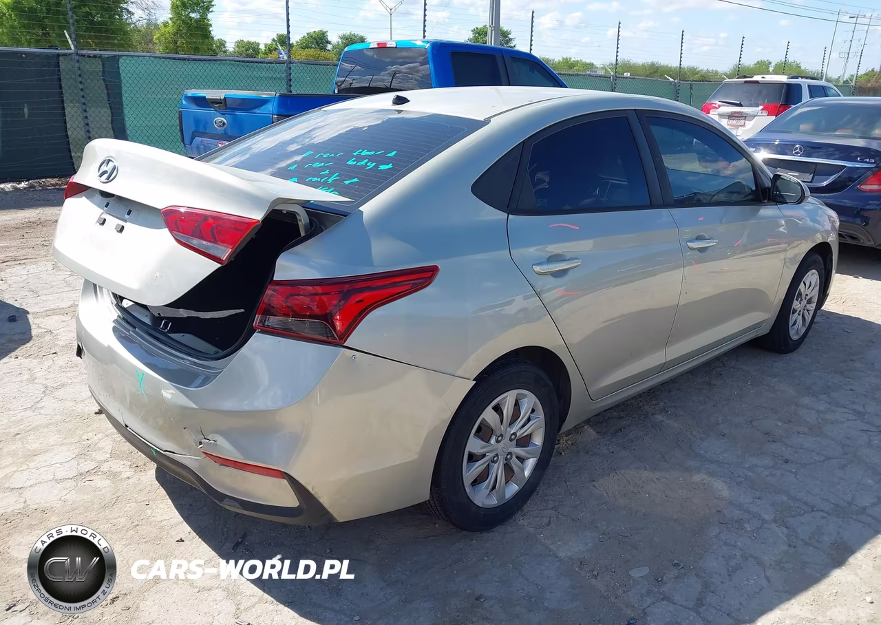 2019 Hyundai Accent Se VIN:3KPC24A35KE083636 - 4