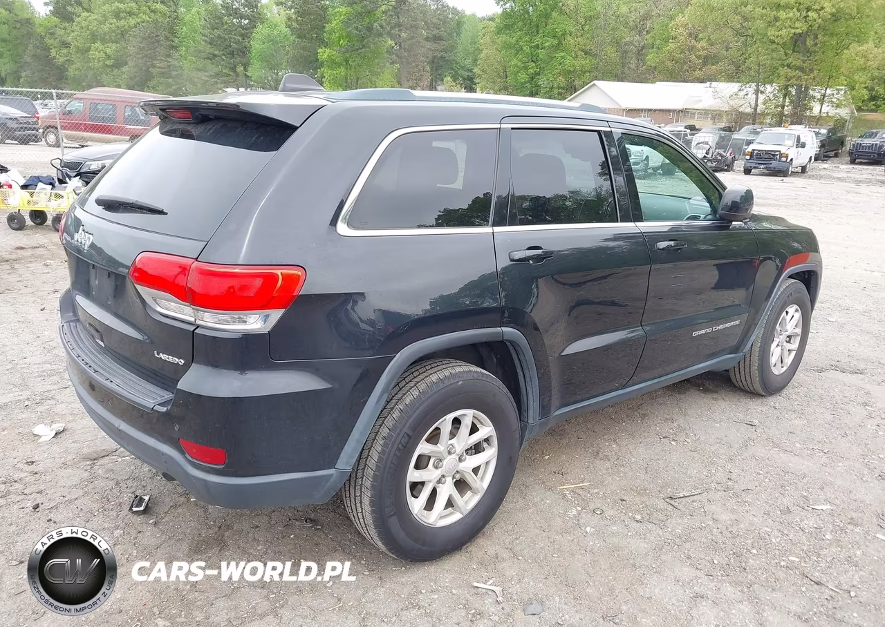 2015 Jeep Grand Cherokee Laredo VIN:1C4RJEAG5FC219234 - 4