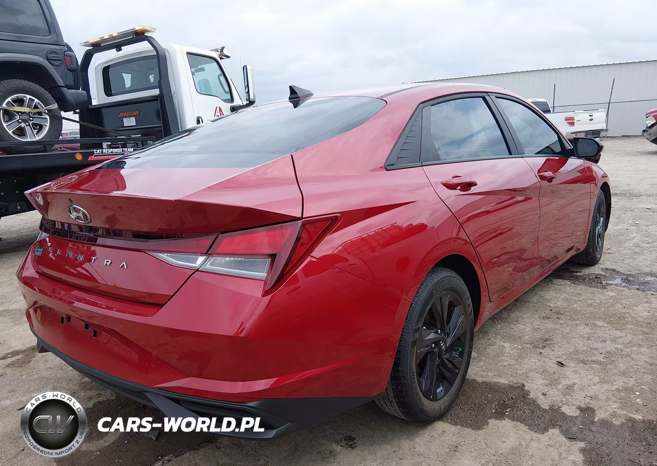 2022 Hyundai Elantra Sel VIN:KMHLM4AG2NU253739 - 4
