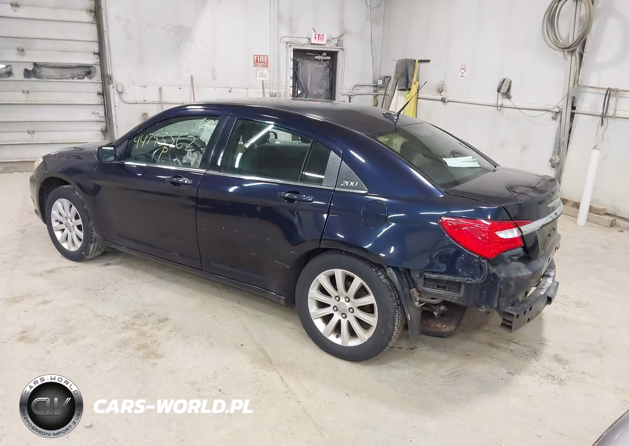 2011 Chrysler 200 Touring VIN:1C3BC1FB8BN537885 - 3