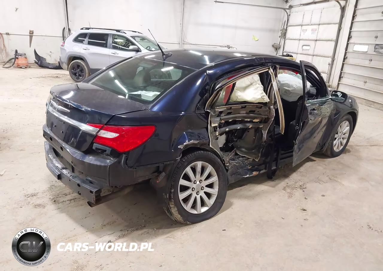 2011 Chrysler 200 Touring VIN:1C3BC1FB8BN537885 - 4