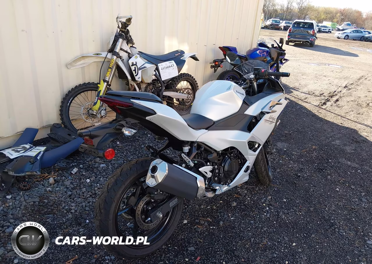 2025 Kawasaki Ex500 VIN:ML5EXGG19SDA65639 - 4