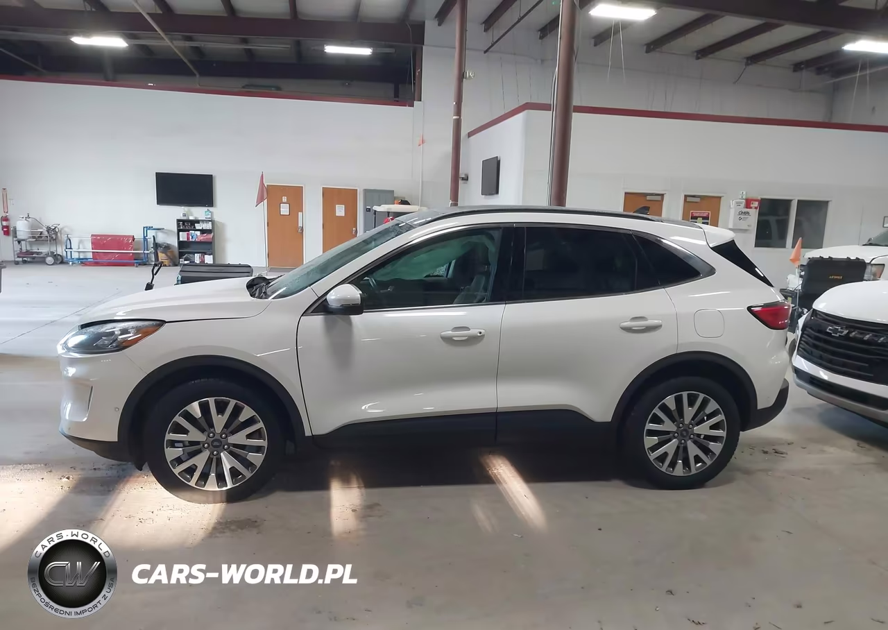 2020 Ford Escape Titanium VIN:1FMCU9J9XLUB48538 - 14