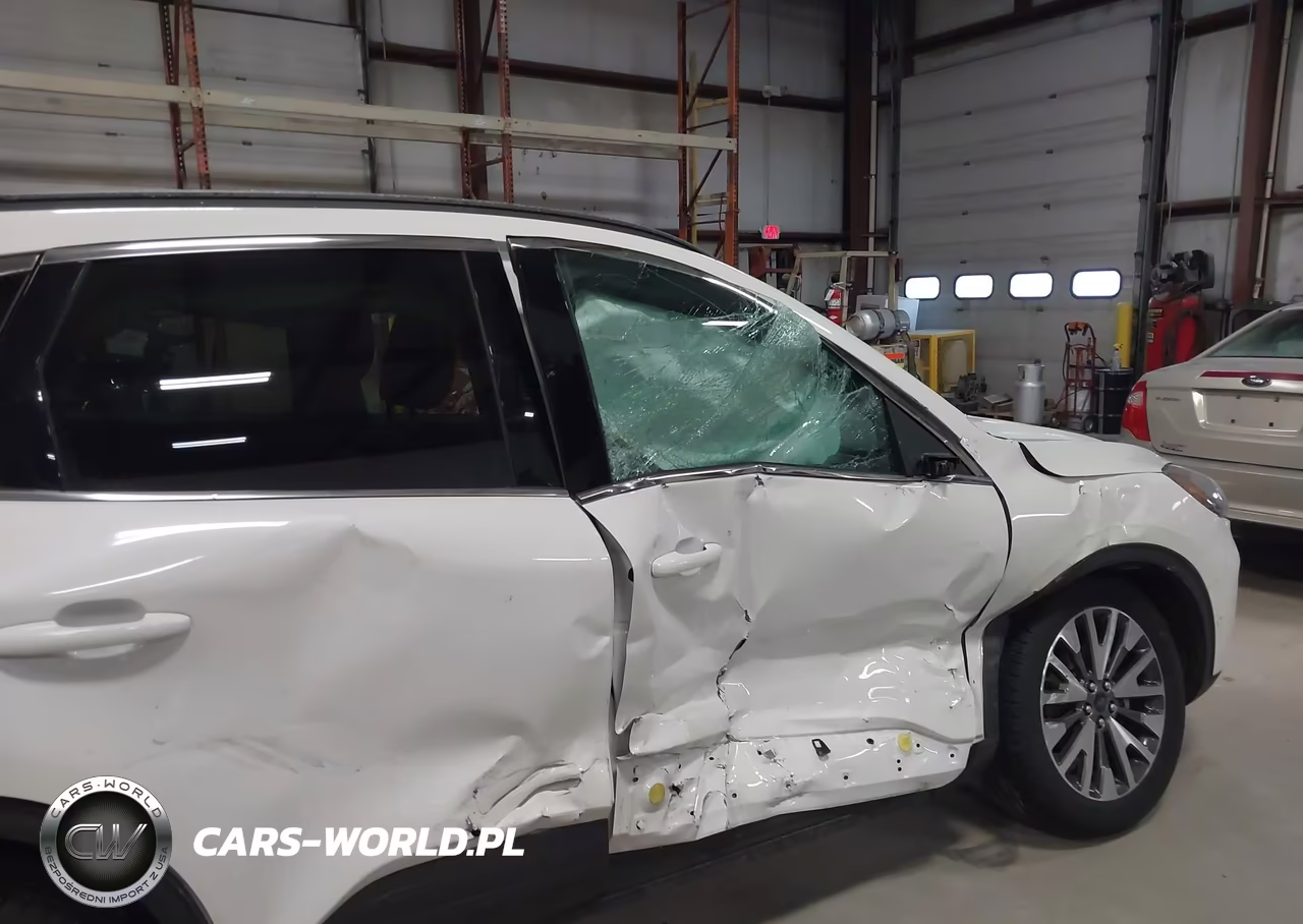2020 Ford Escape Titanium VIN:1FMCU9J9XLUB48538 - 18