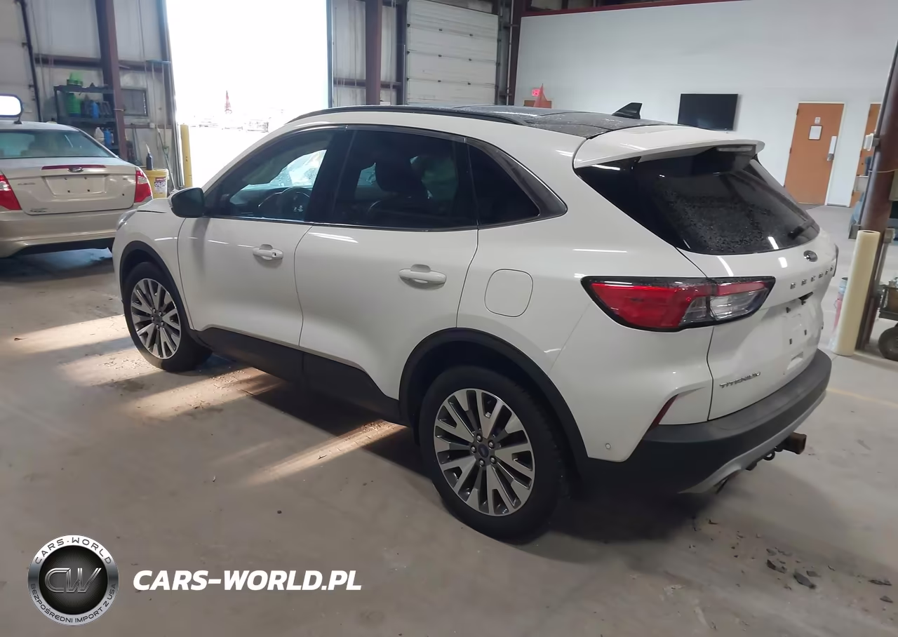 2020 Ford Escape Titanium VIN:1FMCU9J9XLUB48538 - 3