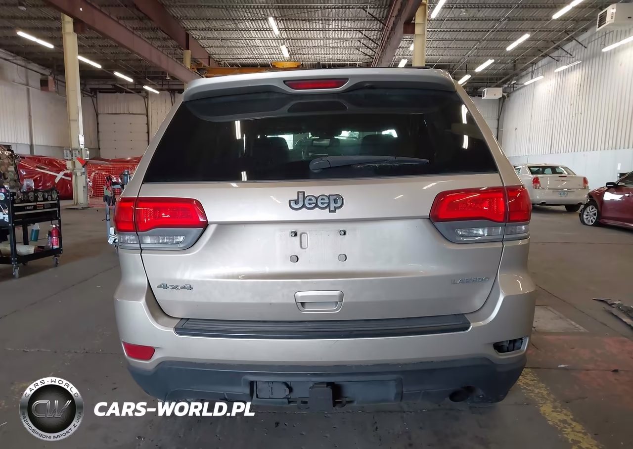 2015 Jeep Grand Cherokee Laredo VIN:1C4RJFAG2FC681904 - 17