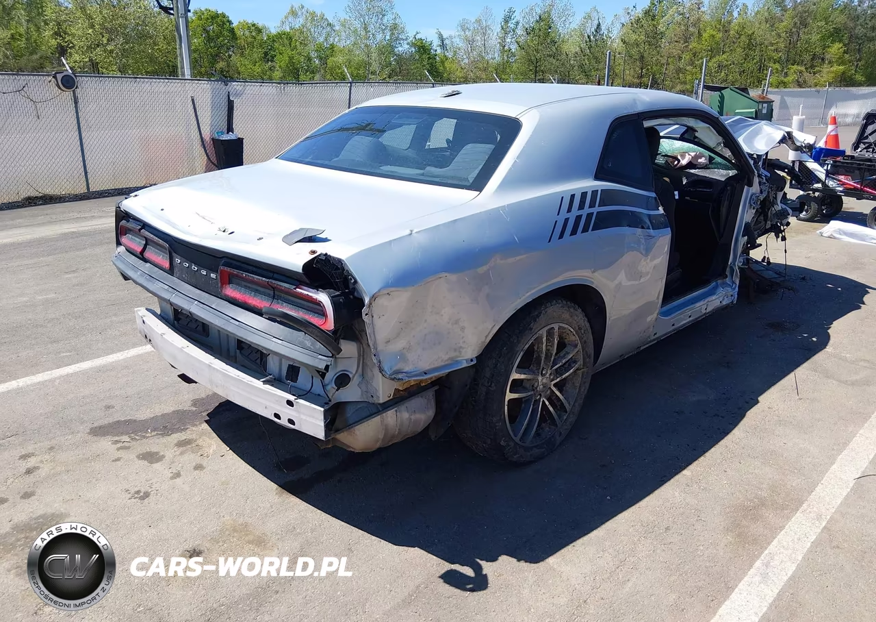 2019 Dodge Challenger Sxt Awd VIN:2C3CDZGG5KH717358 - 4