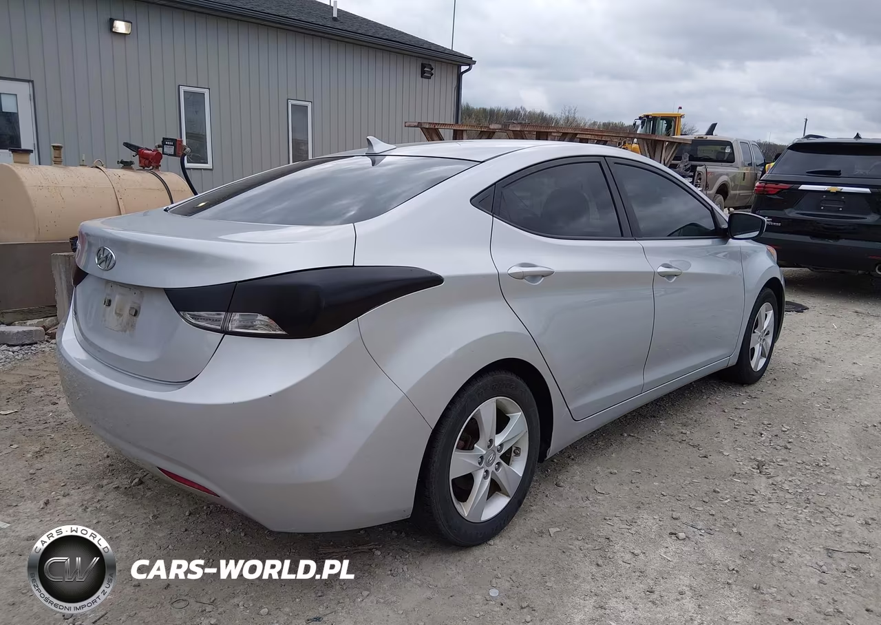 2013 Hyundai Elantra Gls VIN:5NPDH4AE7DH381320 - 4