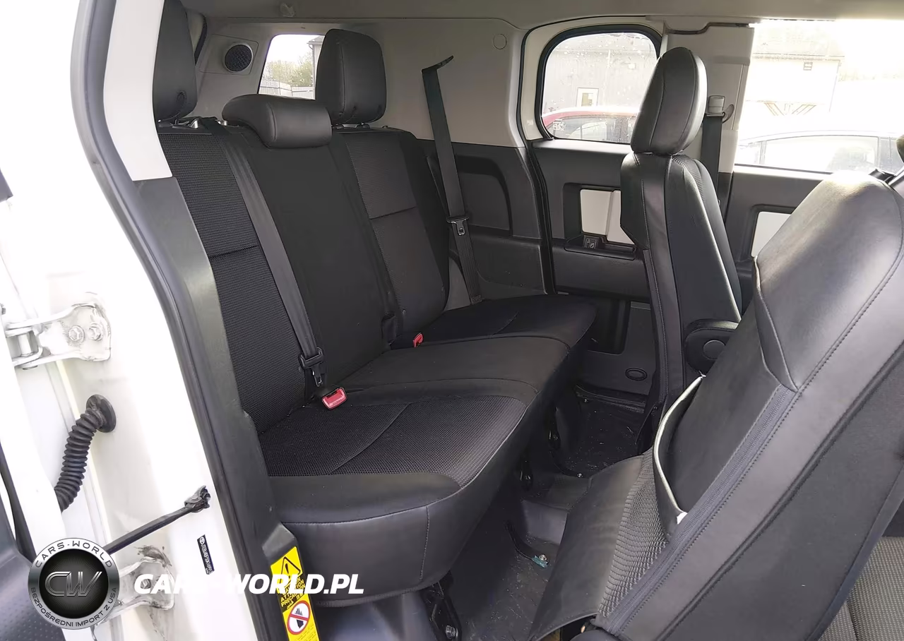 2013 Toyota Fj Cruiser VIN:JTEBU4BF5DK169913 - 8