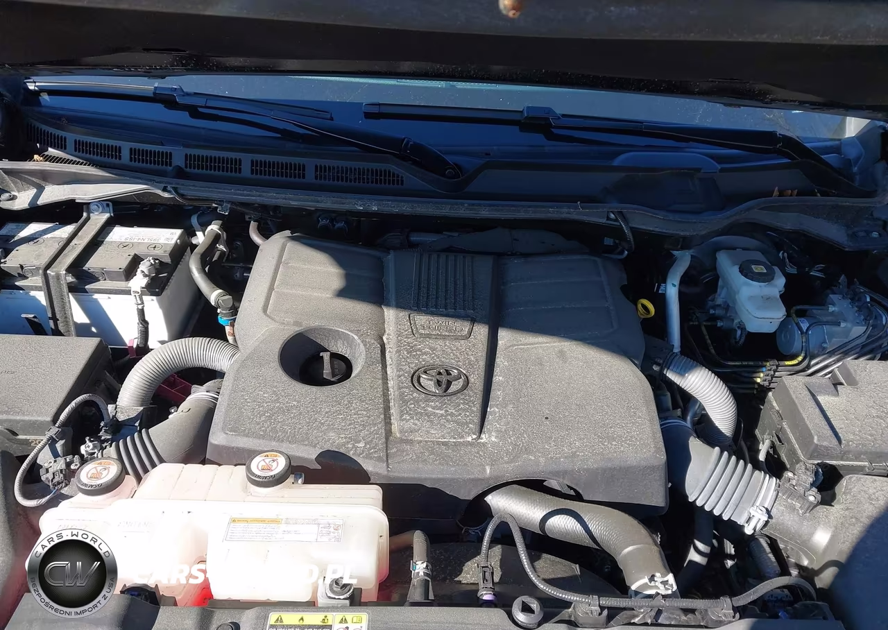 2023 Toyota Tundra Platinum VIN:5TFNA5DB5PX123872 - 10