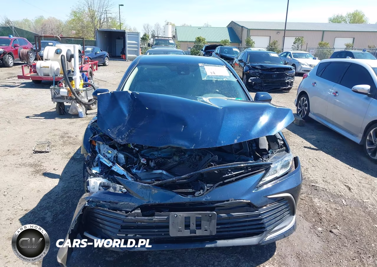 2021 Toyota Camry Le VIN:4T1C11AKXMU586023 - 12