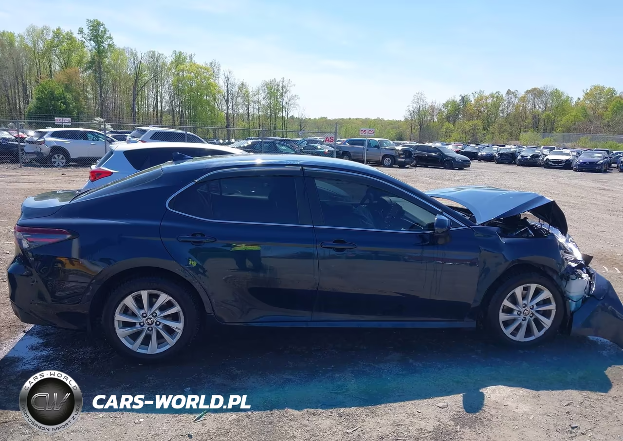 2021 Toyota Camry Le VIN:4T1C11AKXMU586023 - 13