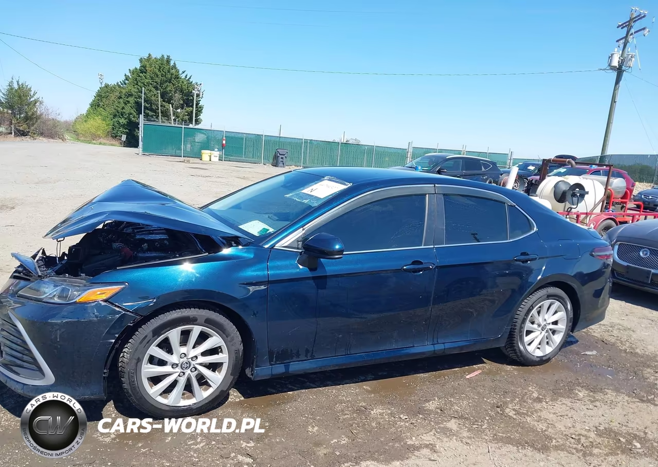 2021 Toyota Camry Le VIN:4T1C11AKXMU586023 - 14