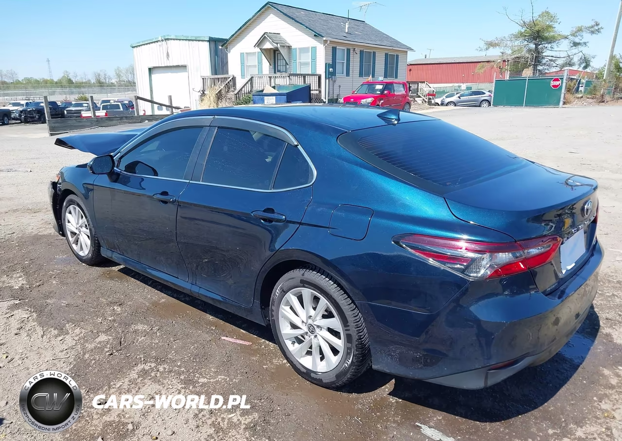 2021 Toyota Camry Le VIN:4T1C11AKXMU586023 - 3