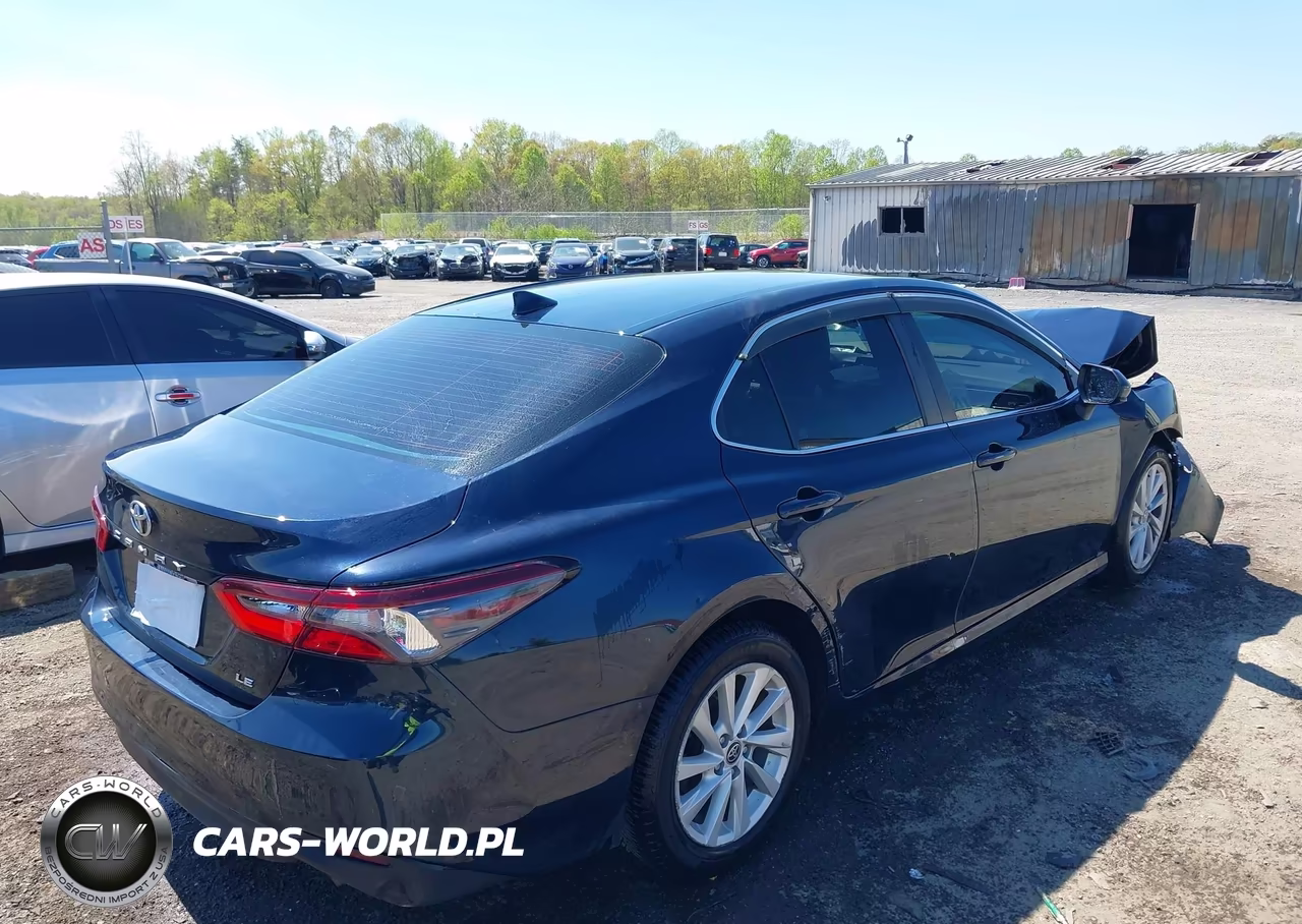 2021 Toyota Camry Le VIN:4T1C11AKXMU586023 - 4