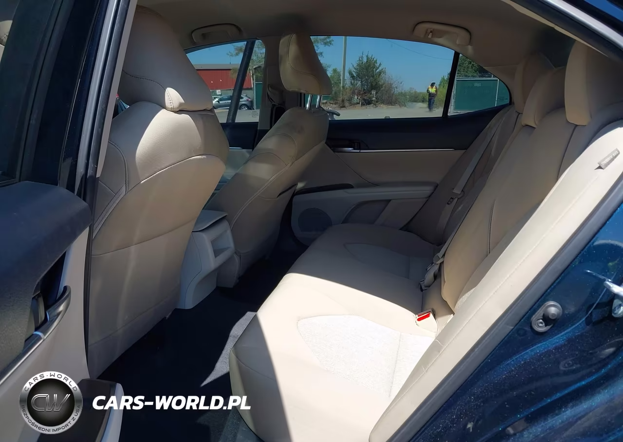 2021 Toyota Camry Le VIN:4T1C11AKXMU586023 - 8