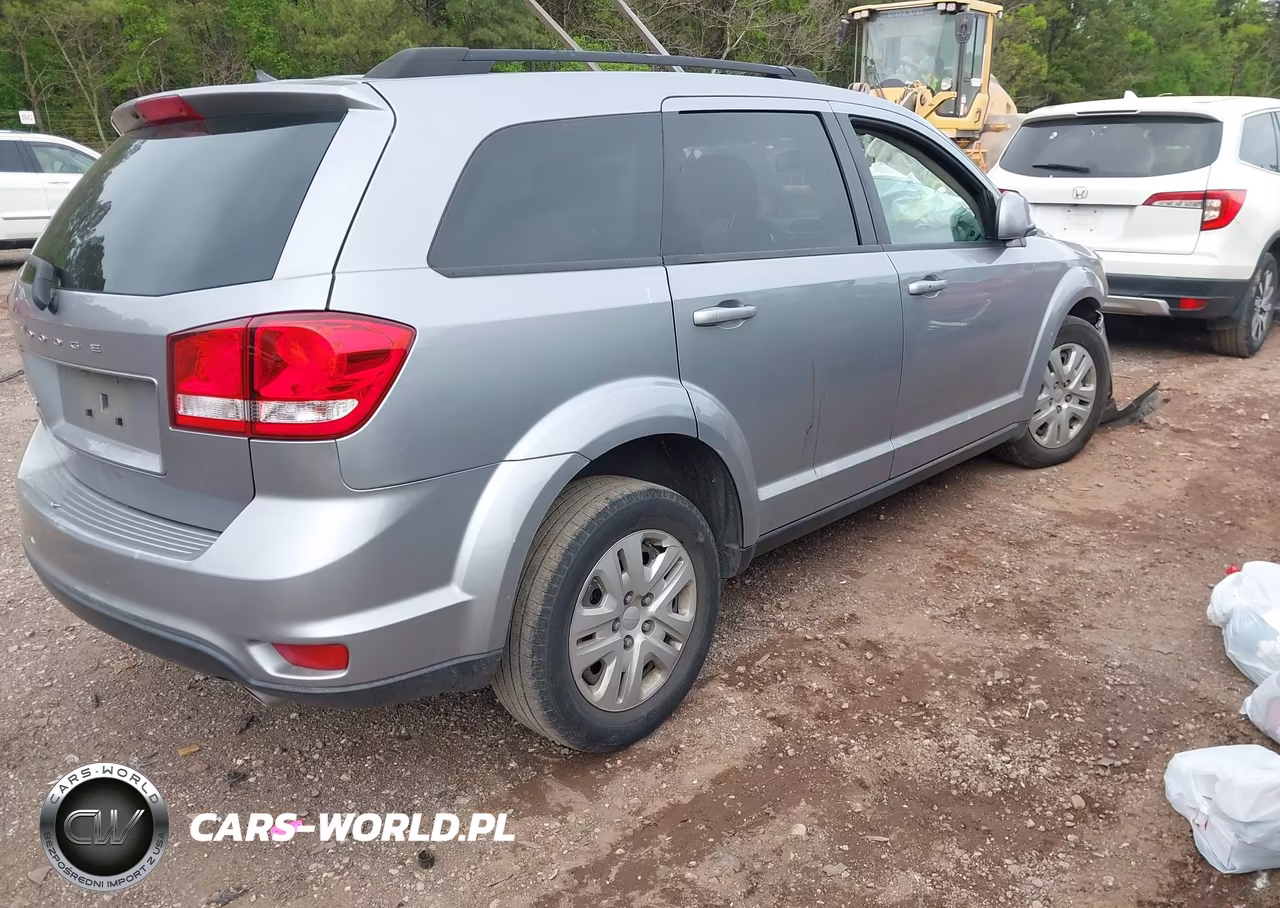 2018 Dodge Journey Sxt VIN:3C4PDCBG1JT526060 - 4
