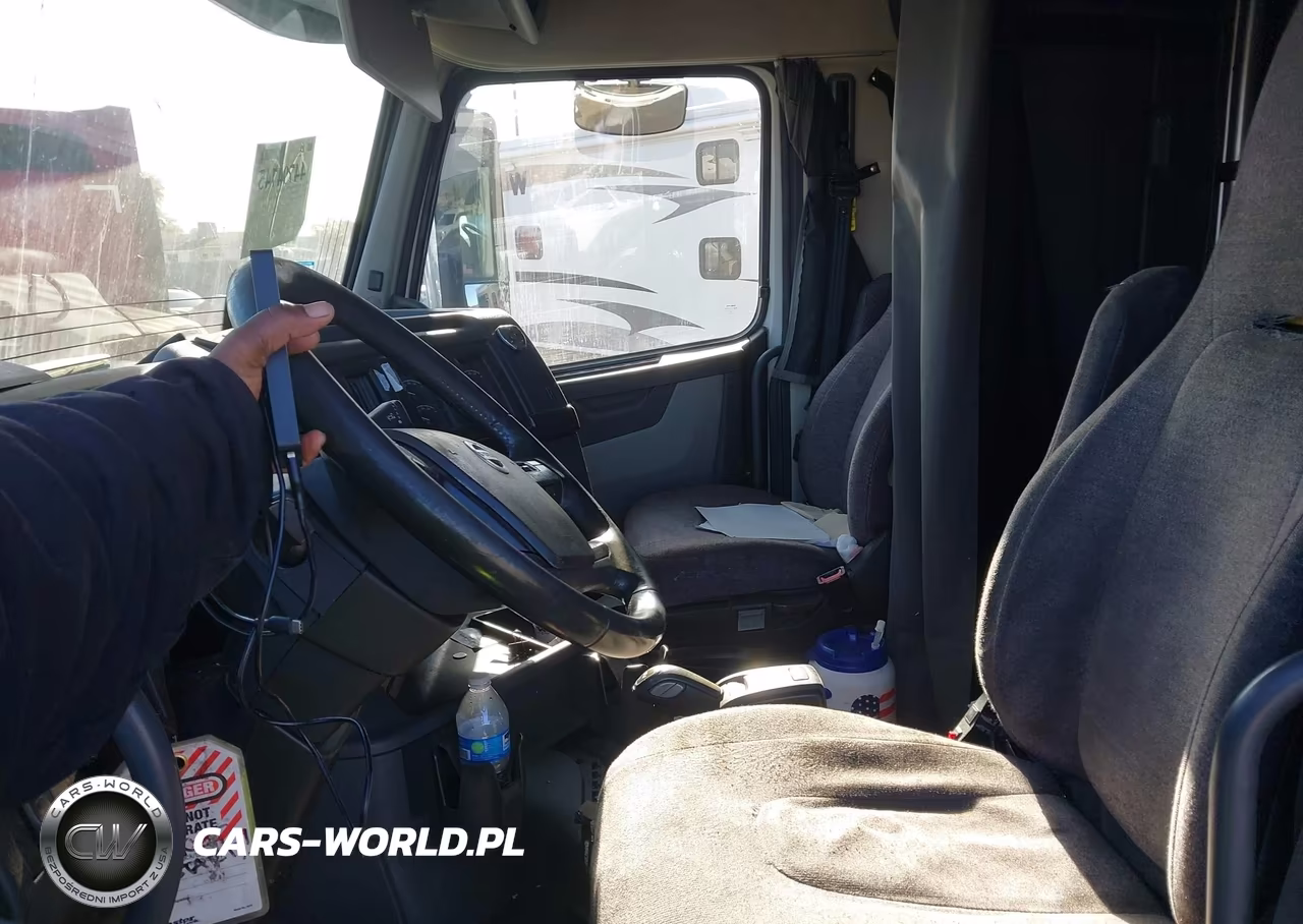 2019 Volvo Vnl VIN:4V4NC9EH7KN215076 - 7