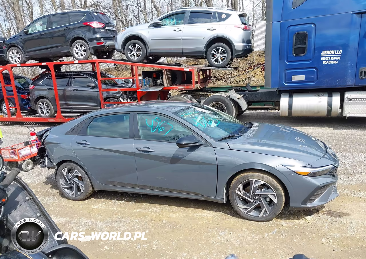 2025 Hyundai Elantra Sel Sport VIN:KMHLM4DG9SU082480 - 13