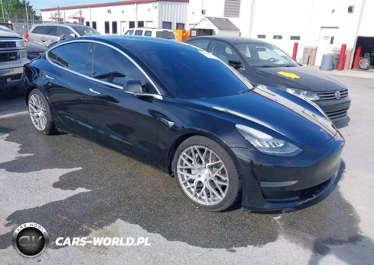 2020 Tesla Model 3 Standard Range Plus Rear-Wheel Drive-Standard Range Rear-Wheel Drive – zdjęcie 1 z 17