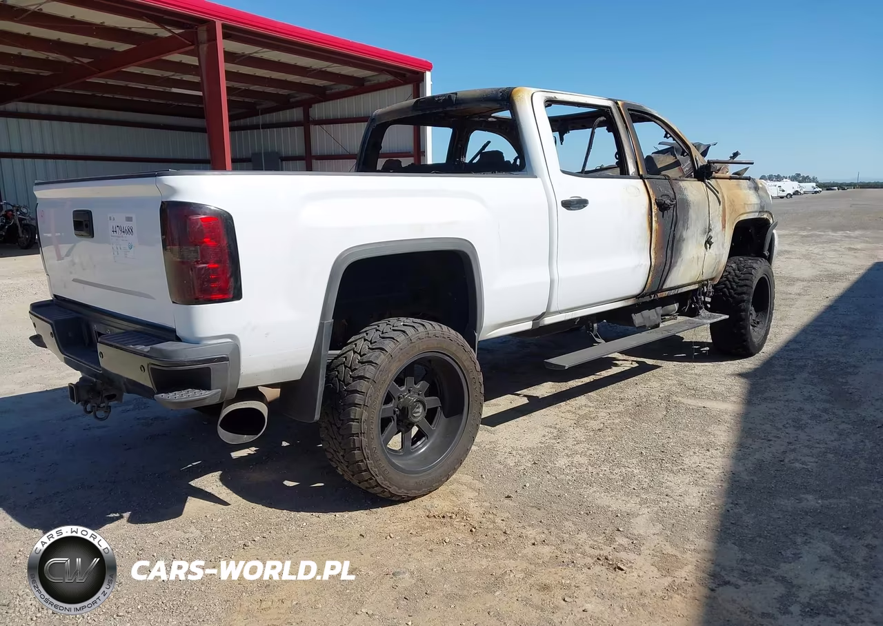 2017 GMC Sierra 2500Hd Denali VIN:1GT12UEY3HF174237 - 4