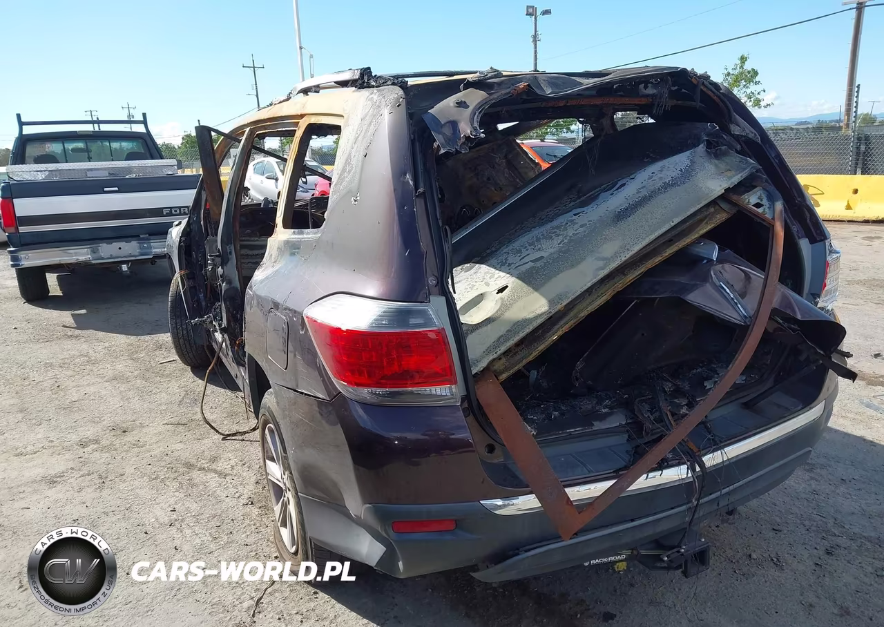 2011 Toyota Highlander Base V6 VIN:5TDBK3EH5BS074453 - 3