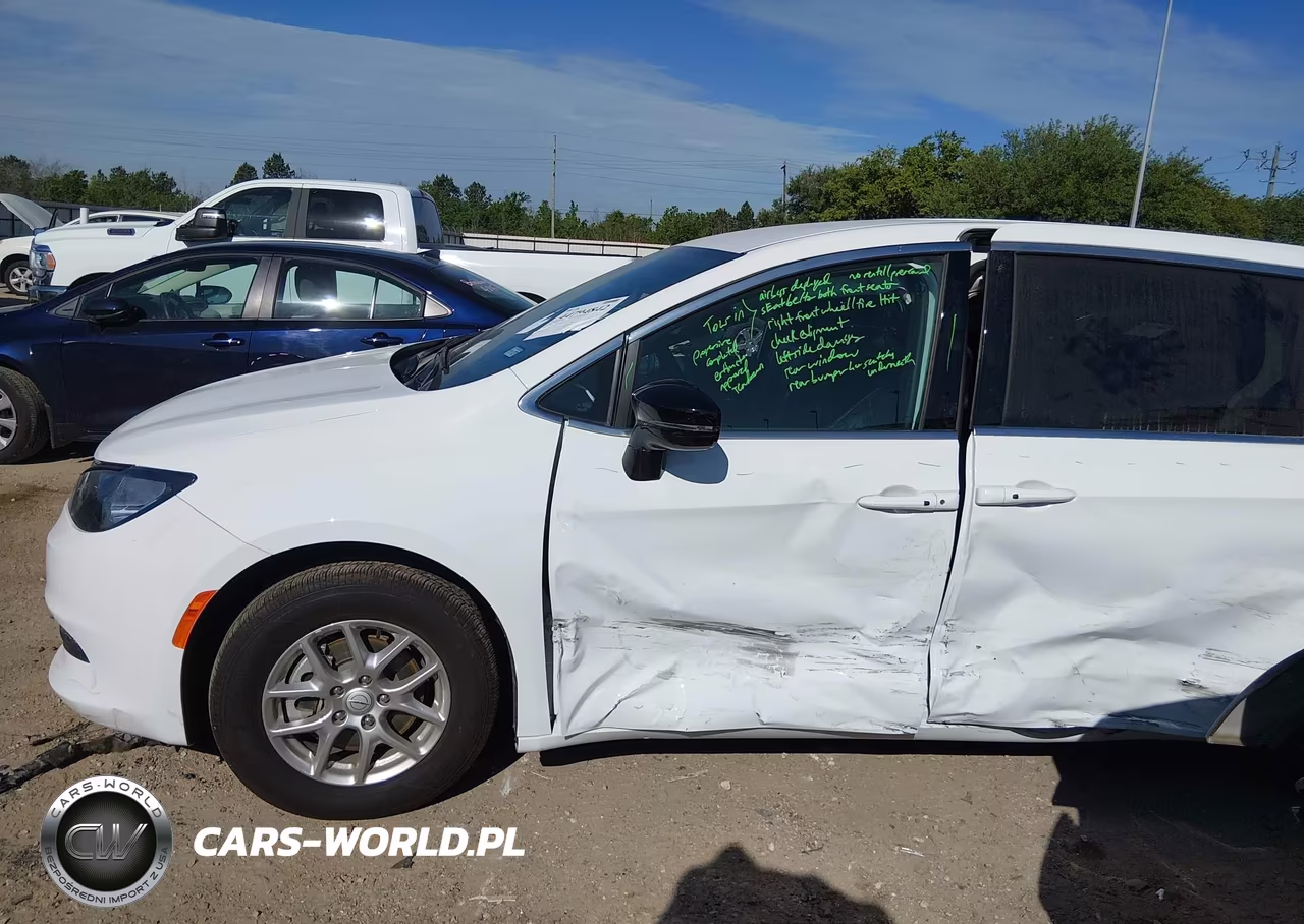 2026 Chrysler Voyager Lx VIN:2C4RC1CG1TR151551 - 14