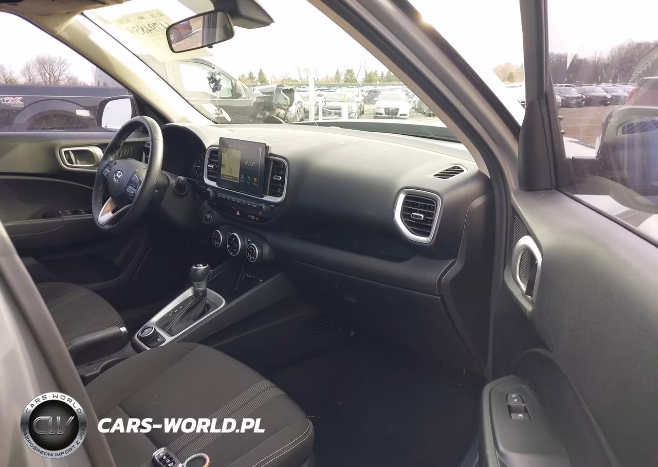 2020 Hyundai Venue Sel VIN:KMHRC8A33LU017938 - 5
