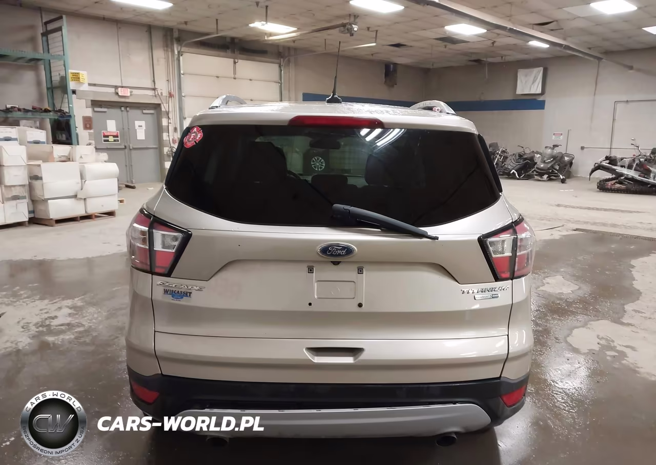 2018 Ford Escape Titanium VIN:1FMCU9J93JUB74587 - 17