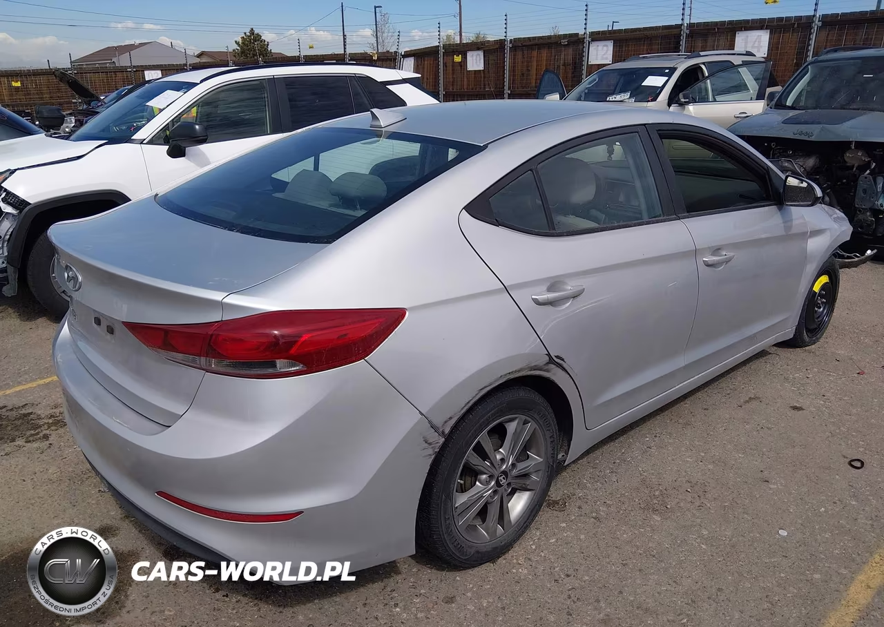 2017 Hyundai Elantra Se VIN:5NPD84LF5HH140562 - 4