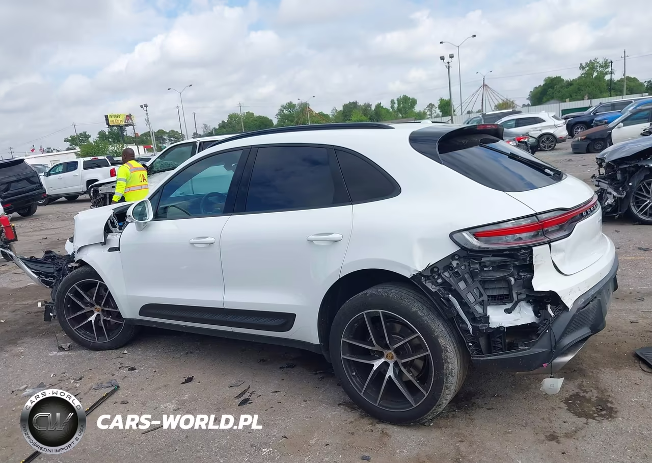 2023 Porsche Macan T VIN:WP1AA2A54PLB21841 - 14