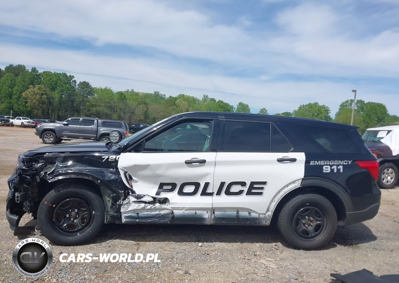 2022 Ford Police Interceptor Utility VIN:1FM5K8AB1NGA07628 - 14