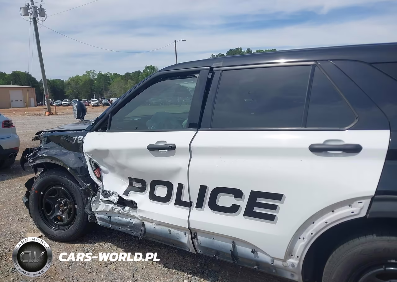 2022 Ford Police Interceptor Utility VIN:1FM5K8AB1NGA07628 - 18