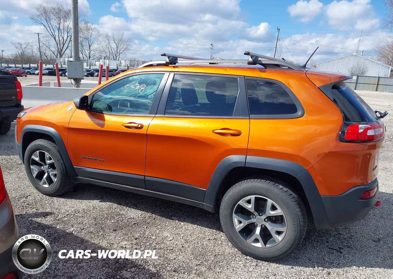 2015 Jeep Cherokee Trailhawk VIN:1C4PJMBBXFW576847 - 14