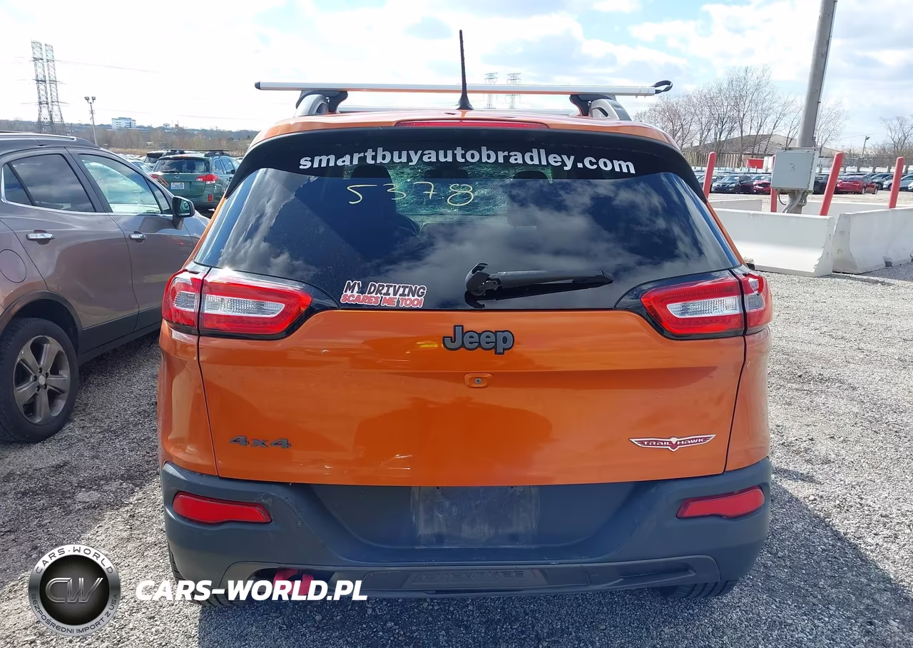 2015 Jeep Cherokee Trailhawk VIN:1C4PJMBBXFW576847 - 16